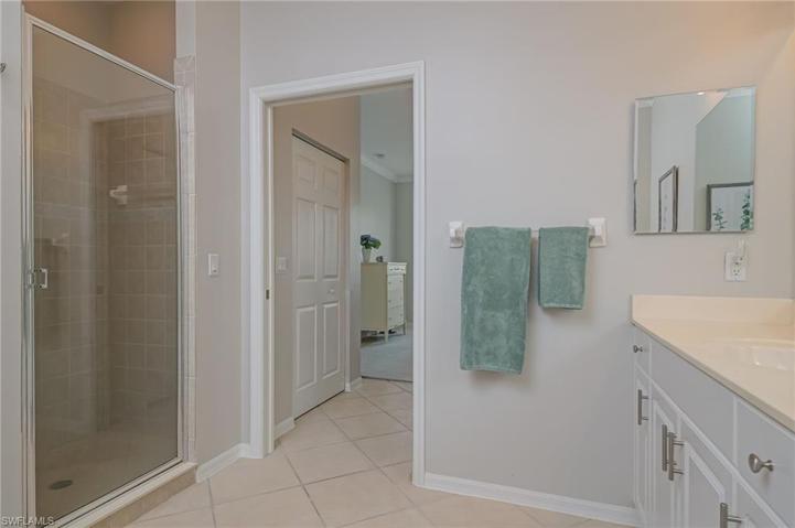 3992  Bishopwood E CT, Naples, FL 34114
