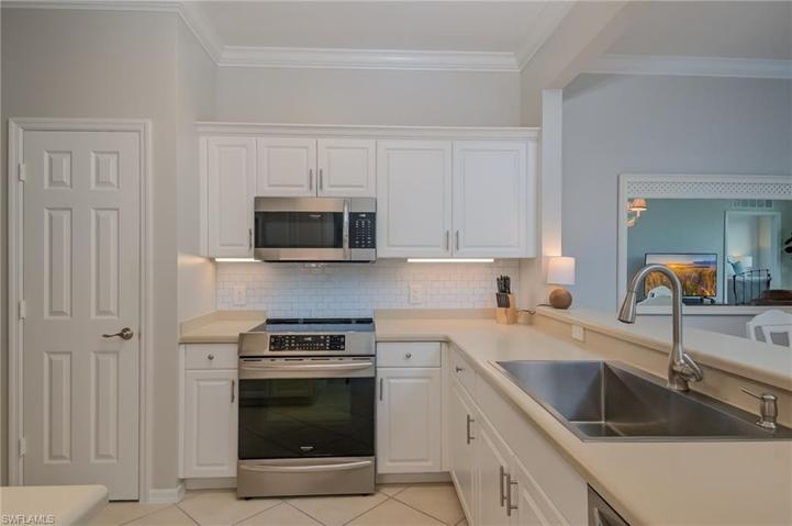 3992  Bishopwood E CT, Naples, FL 34114