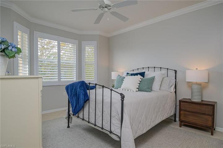 3992  Bishopwood E CT, Naples, FL 34114