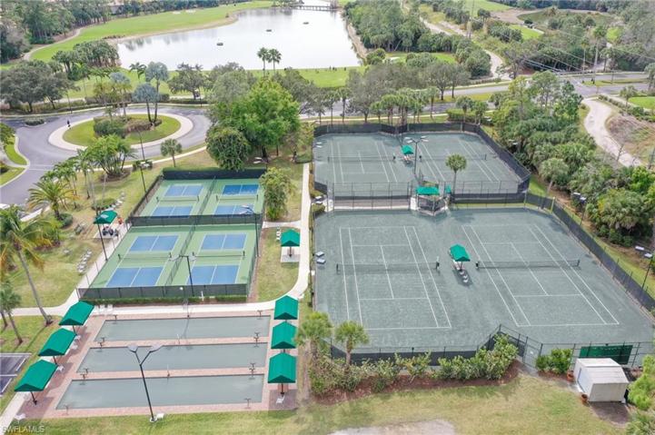 3992  Bishopwood E CT, Naples, FL 34114