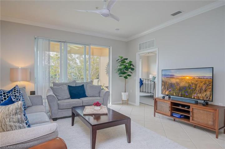 3992  Bishopwood E CT, Naples, FL 34114
