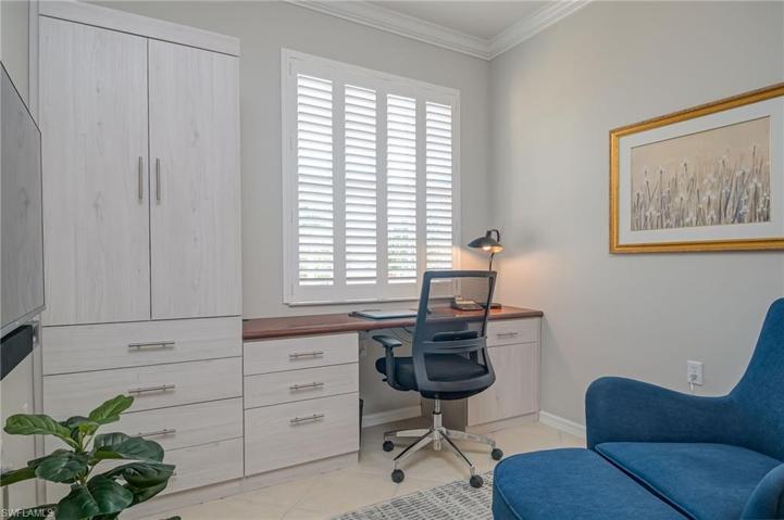 3992  Bishopwood E CT, Naples, FL 34114