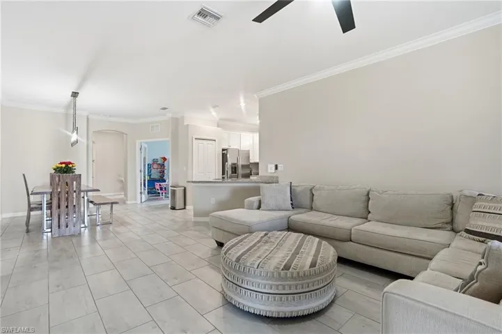 2062 Tamarron Ln, Naples, Florida 34120