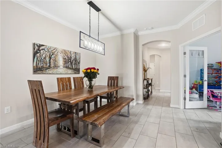 2062 Tamarron Ln, Naples, Florida 34120