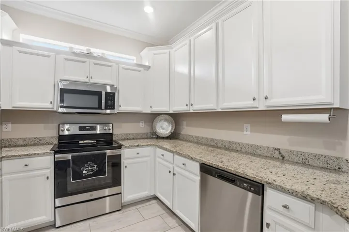 2062 Tamarron Ln, Naples, Florida 34120