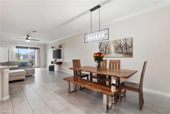2062 Tamarron Ln, Naples, Florida 34120