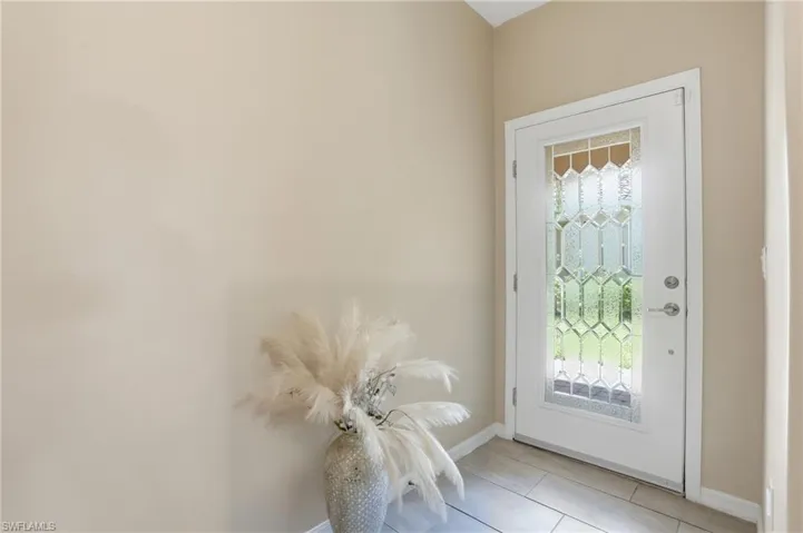 2062 Tamarron Ln, Naples, Florida 34120