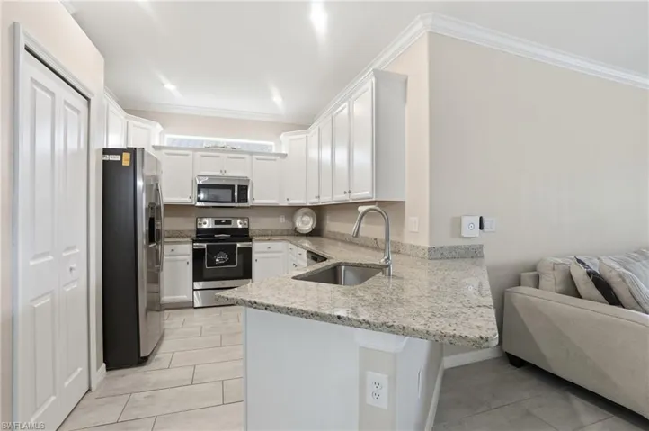 2062 Tamarron Ln, Naples, Florida 34120