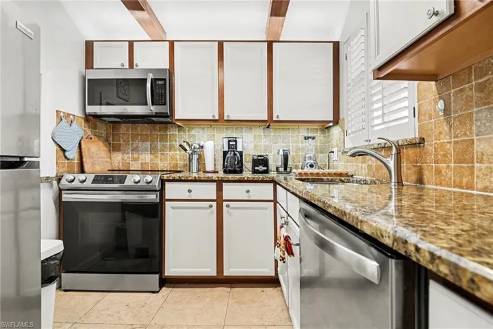 200 Forest Lakes Blvd 305, Naples, Florida 34105