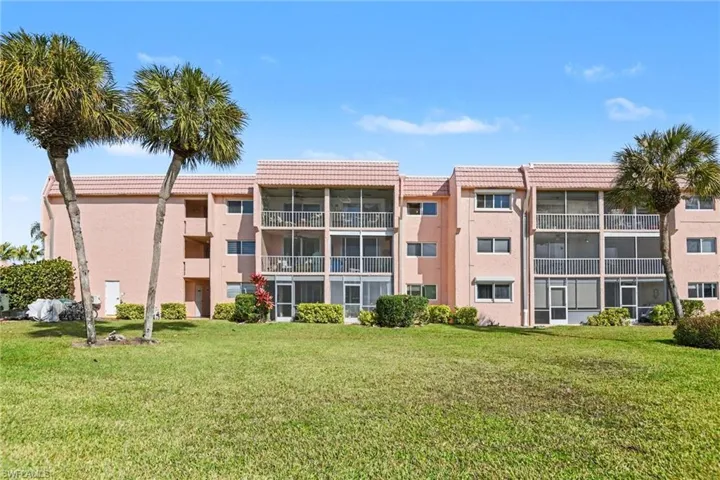 200 Forest Lakes Blvd 305, Naples, Florida 34105