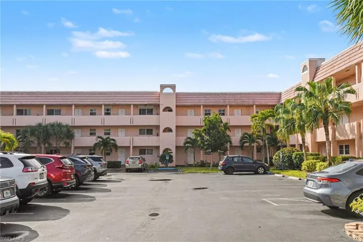 200 Forest Lakes Blvd 305, Naples, Florida 34105