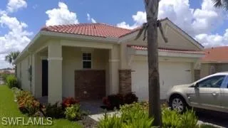 15054  Ligustrum  LN, Alva, FL 33920