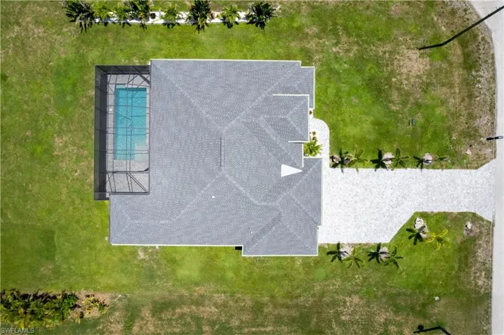 Aerial view of property and surrounding area