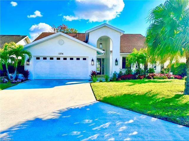 1376 Monarch CIR, NAPLES FL 34116