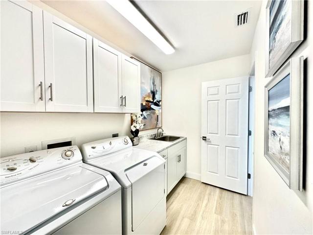 1376 Monarch CIR, NAPLES FL 34116