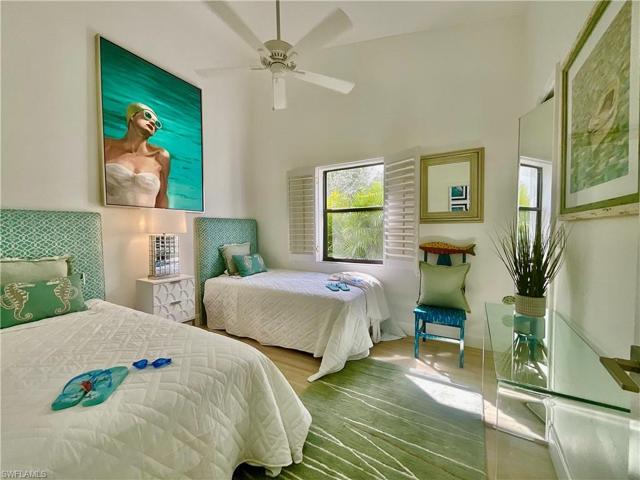 1376 Monarch CIR, NAPLES FL 34116