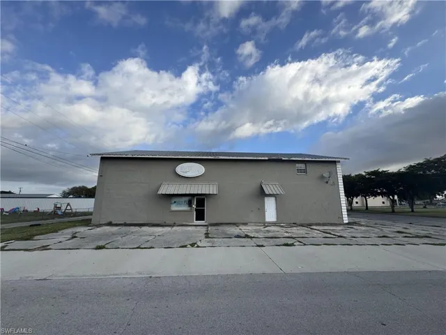 341  Central  AVE, Clewiston, FL 33440