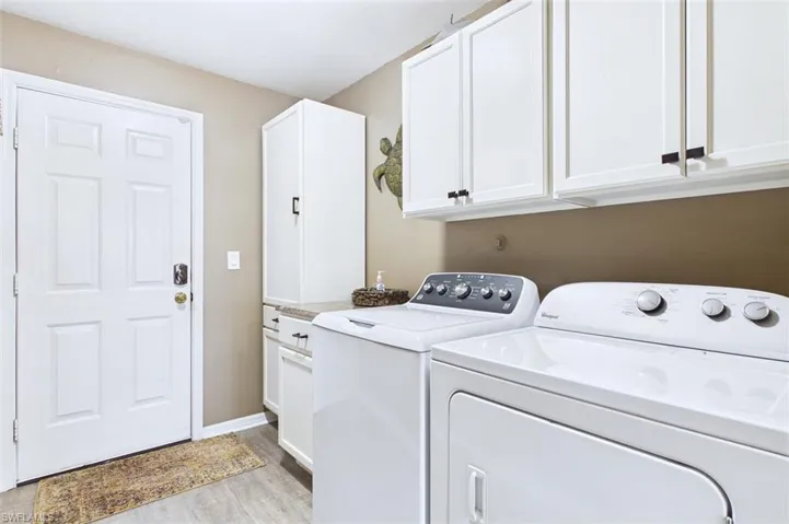 Entrance to Garage with Washer and Dryer