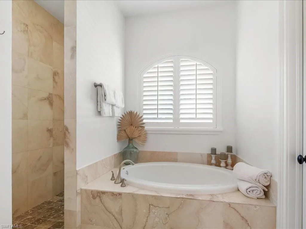 1812 Maywood CT, Marco Island, FL 34145,225062762