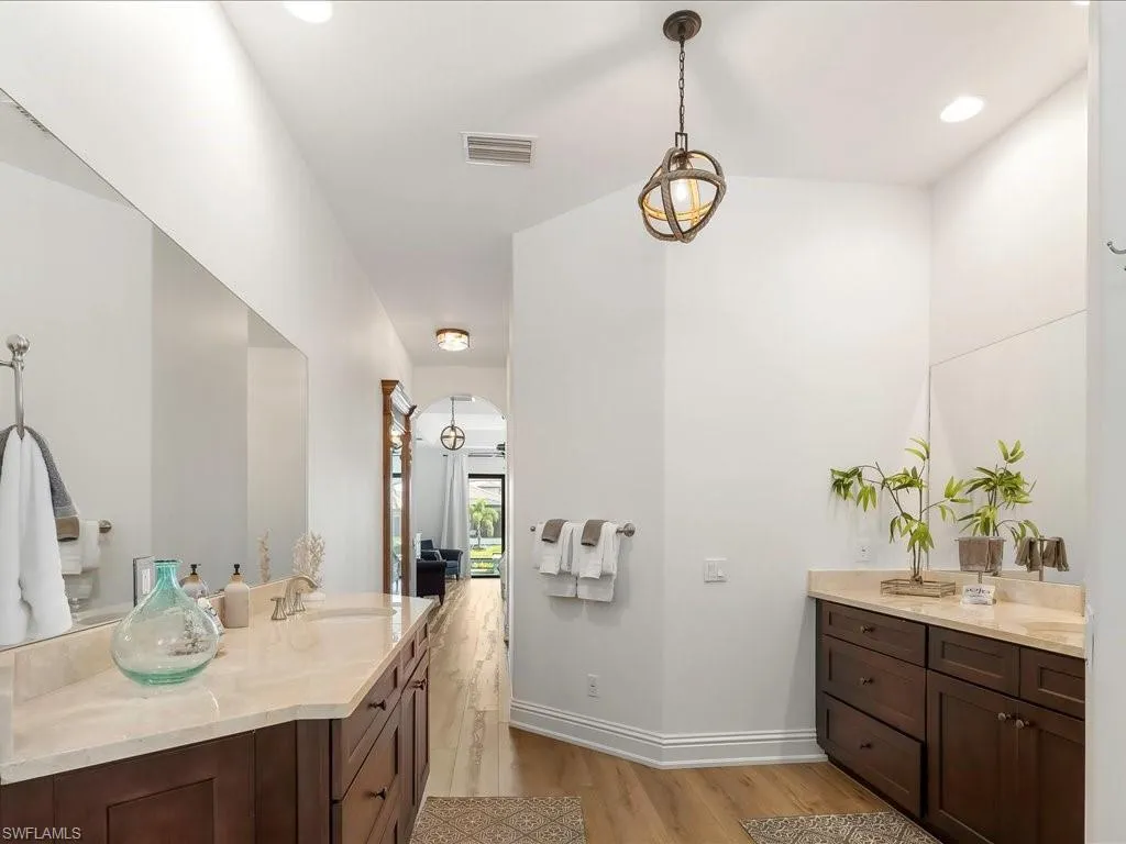 1812 Maywood CT, Marco Island, FL 34145,225062762