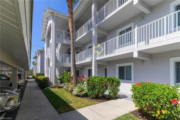 View of apartment building / complex