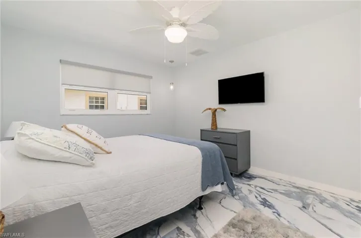 2nd bedroom - mounted TV will stay with home
