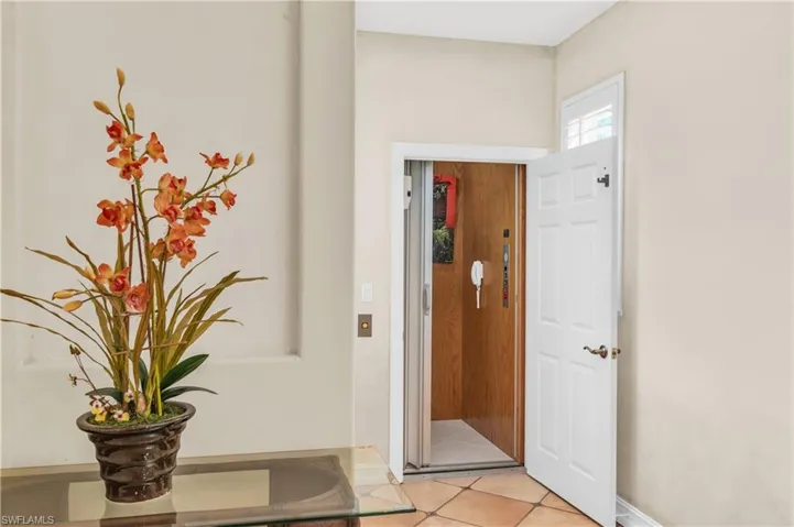 1298 Rialto Way # 202, Naples Fl 34114