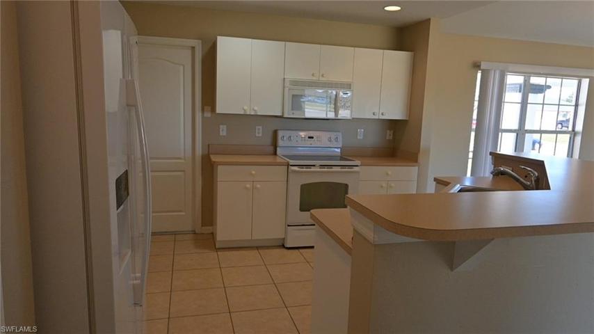 1316 NE 16th  PL, Cape Coral, FL 33909