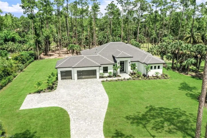 662  9th SW ST, Naples, FL 34117