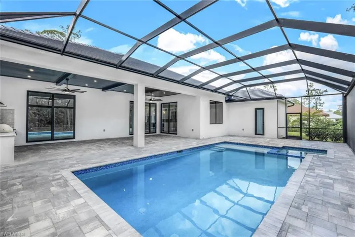 662  9th SW ST, Naples, FL 34117