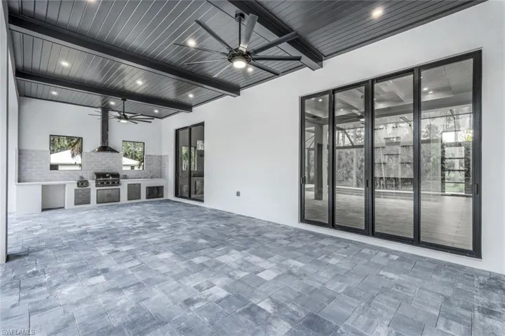 662  9th SW ST, Naples, FL 34117