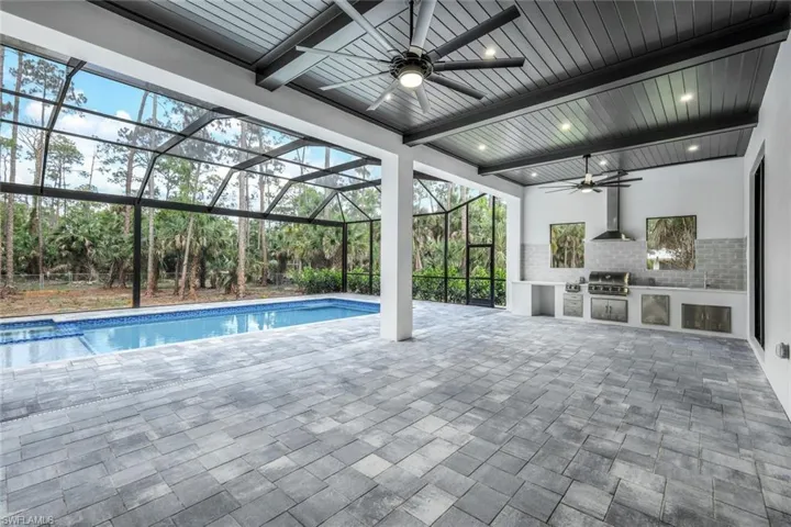662  9th SW ST, Naples, FL 34117