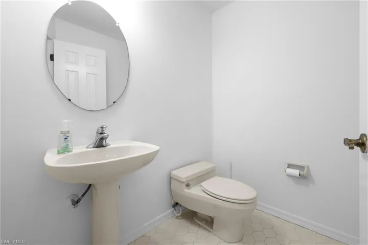 1/2 bath off the great room