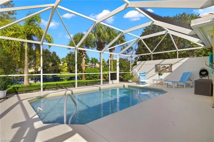 Relax By The Pool!