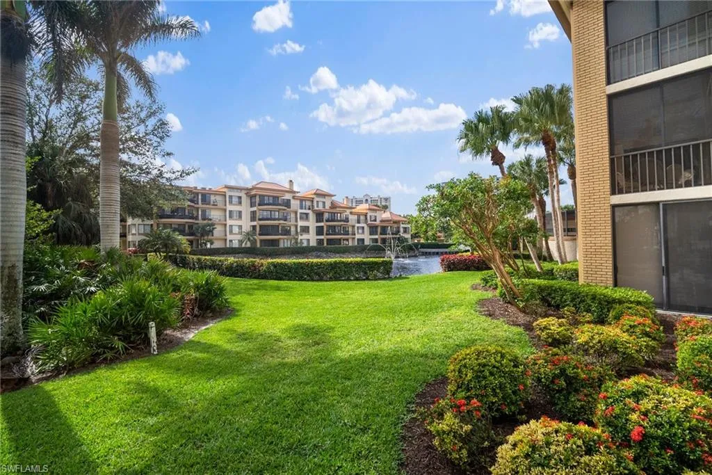 6760 Pelican Bay BLVD, Naples, FL 34108,225011323