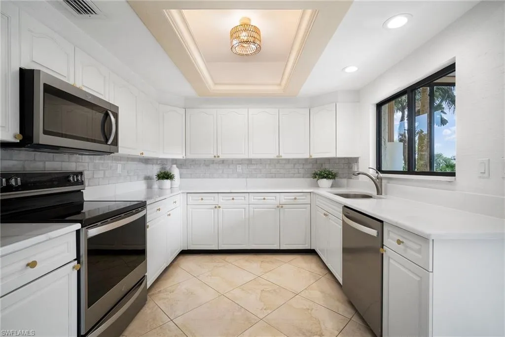 6760 Pelican Bay BLVD, Naples, FL 34108,225011323