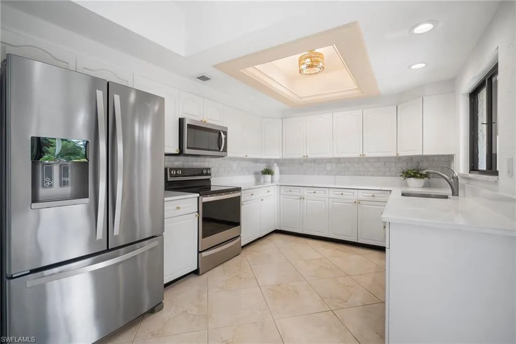 6760 Pelican Bay BLVD, Naples, FL 34108,225011323