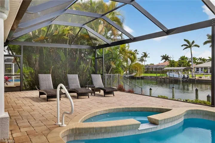 Spa and heated Swimming pool with an amazing view!