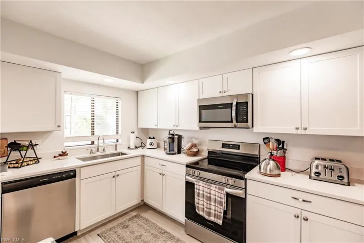 4708-4712 SE 5th  PL, Cape Coral, FL 33904