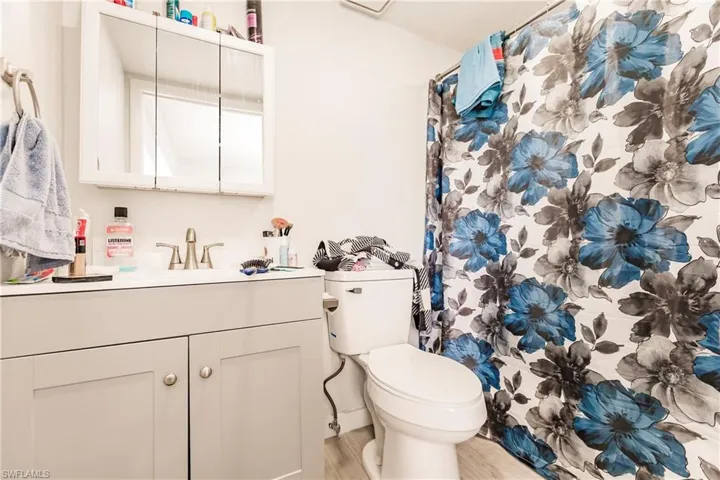 4708-4712 SE 5th  PL, Cape Coral, FL 33904