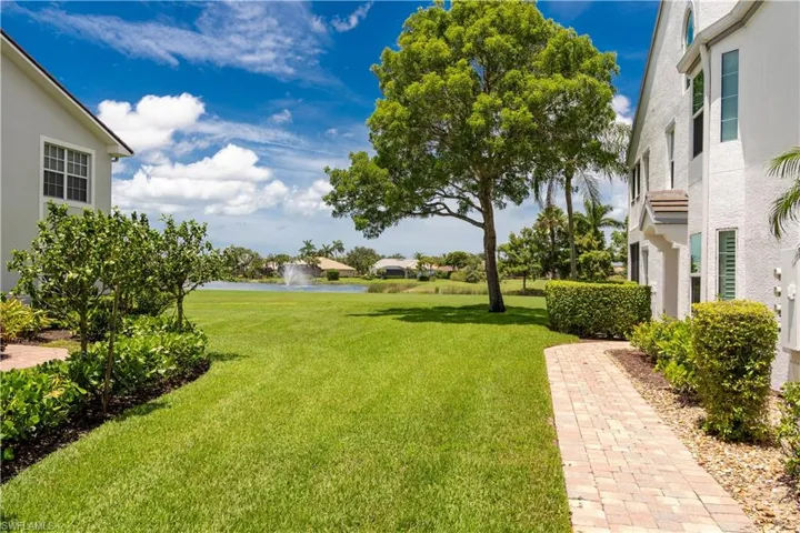 5923 Sand Wedge Ln 1906, Naples, Florida 34110