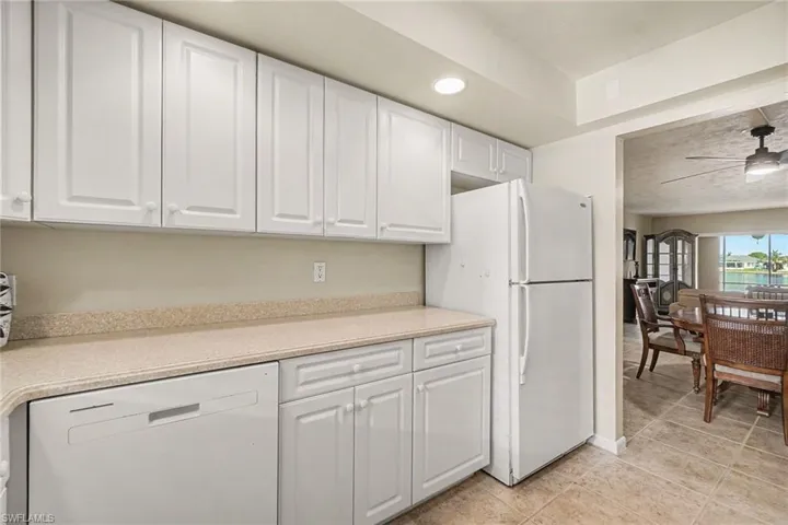 4622 Sw Santa Barbara Pl 111, Cape Coral, Florida 33914