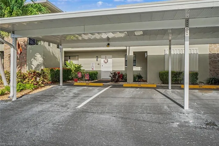 4622 Sw Santa Barbara Pl 111, Cape Coral, Florida 33914