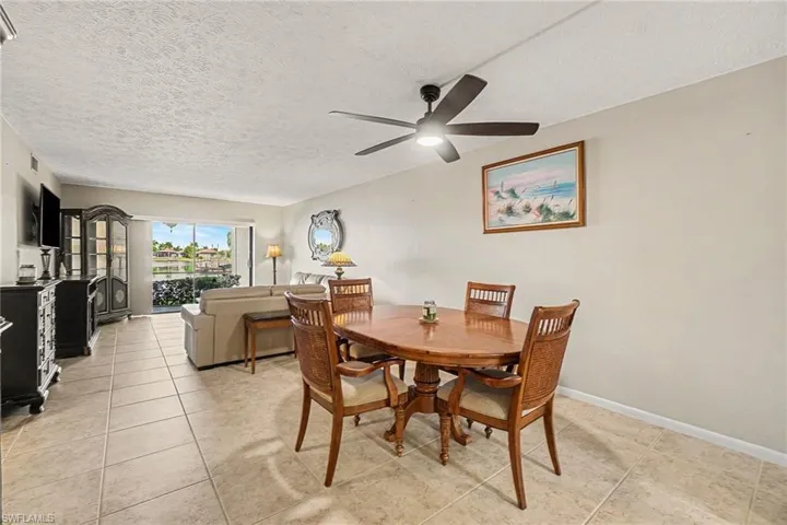 4622 Sw Santa Barbara Pl 111, Cape Coral, Florida 33914