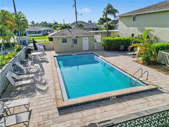4622 Sw Santa Barbara Pl 111, Cape Coral, Florida 33914