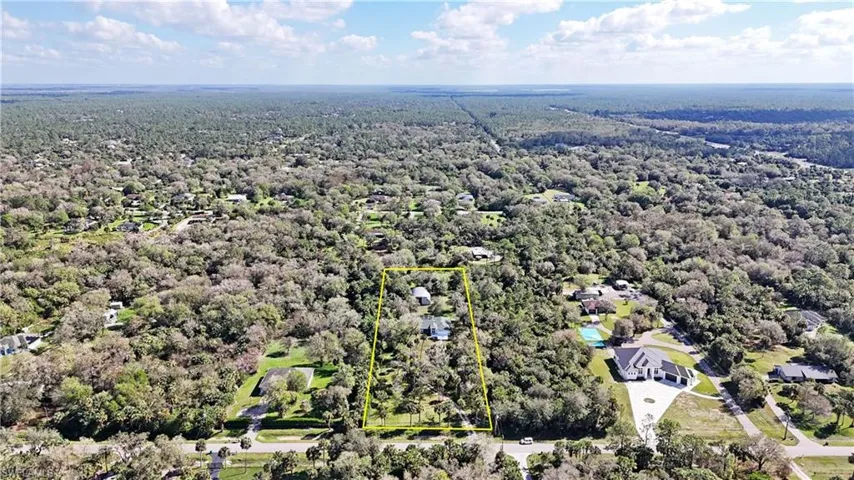 Birds eye view of property