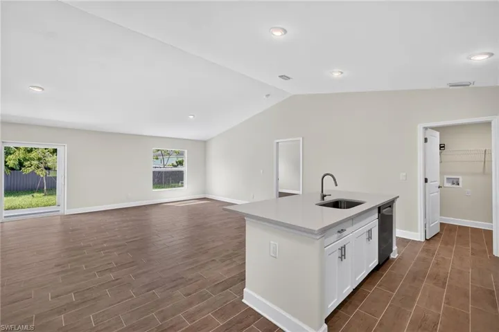 348 Ne 26th Ter, Cape Coral, Florida 33909