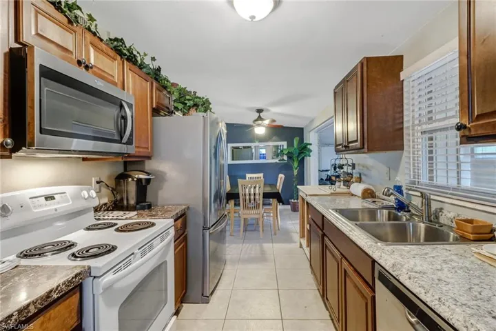 2140 Harbor Ln, Naples, Florida 34104