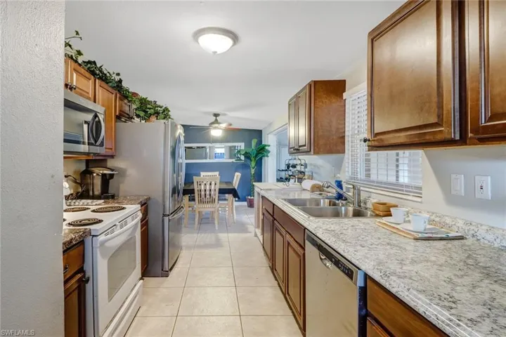 2140 Harbor Ln, Naples, Florida 34104