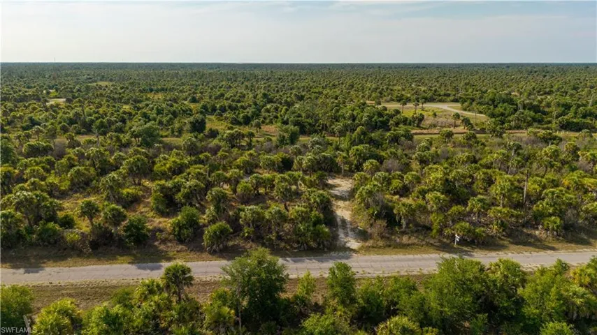 Punta Gorda Airport is approximately 13.4 miles away, while Southwest Florida International Airport is approximately 46.8 miles away, making travel & commuting exceptionally convenient.